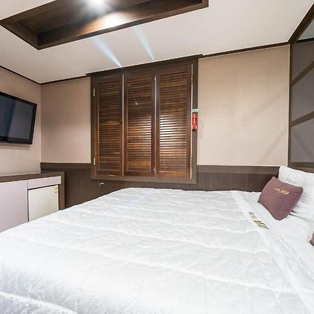 Mu Hotel Sasang Экстерьер фото